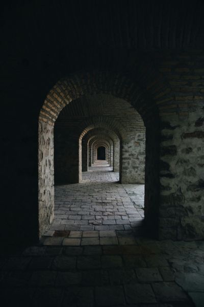 File:Shapelined-5kjDIw7STCw-unsplash.jpg